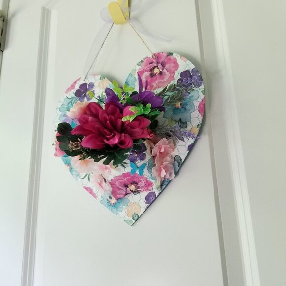 Floral Heart-Shaped Wall Door Decor - Picture 6 of 8
